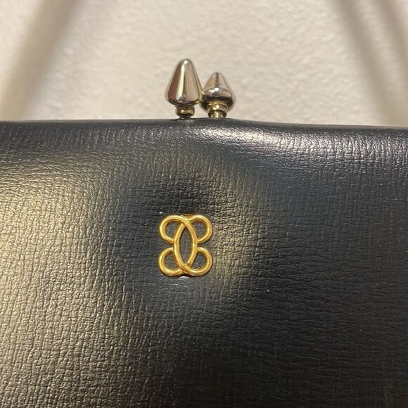 Womans vintage black leather handbag - Picture 5 of 16